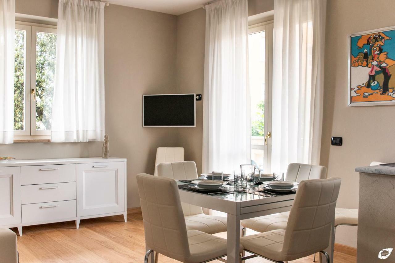 2-Bedroom Apt, With Balcony & Aircondition - 50 M From The Beach Marina di Pietrasanta Eksteriør bilde